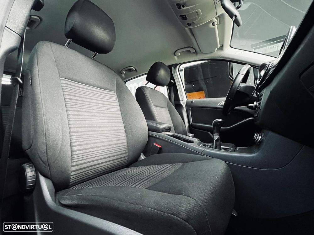 Mercedes-Benz B 180 d Style - 34