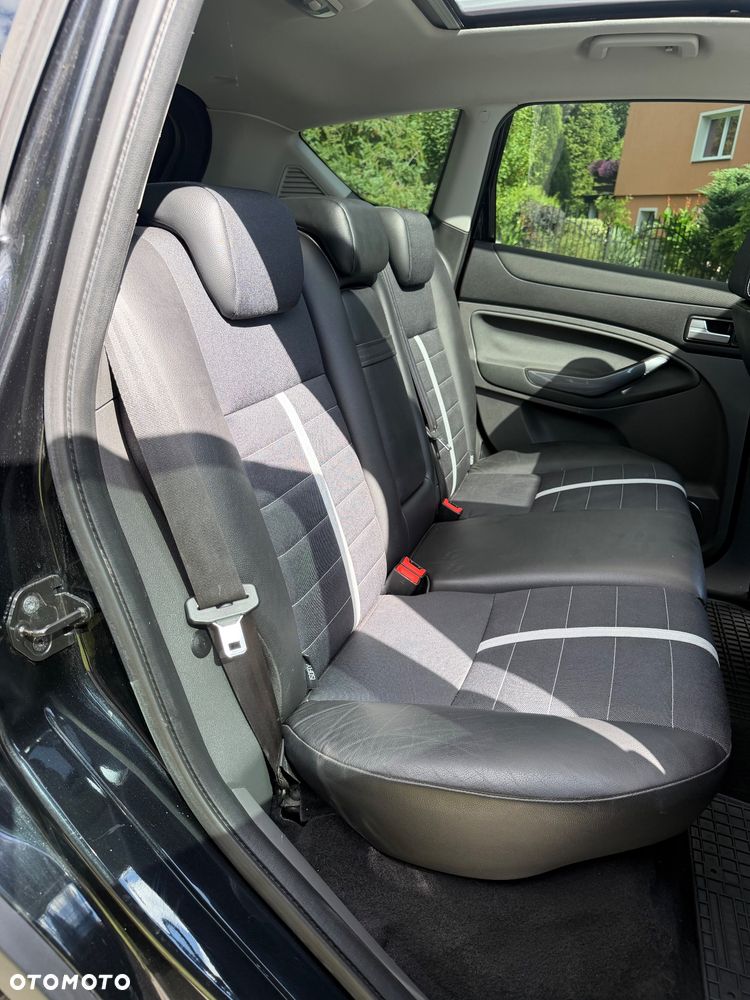 Ford Kuga 2.0 TDCi 4x4 Titanium - 22
