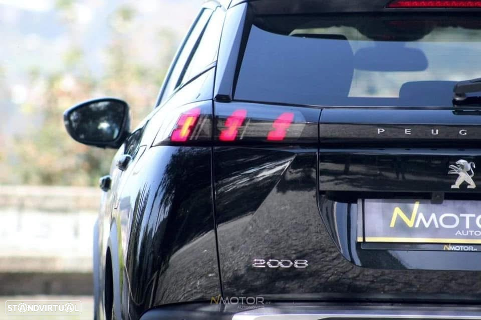 Peugeot 2008 1.2 PureTech Allure Pack - 21