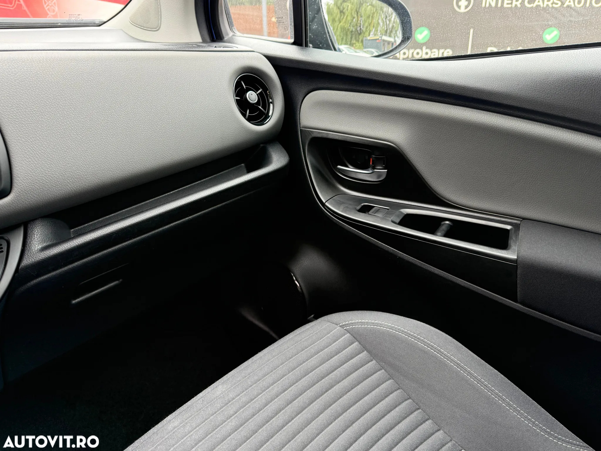 Toyota Yaris - 12