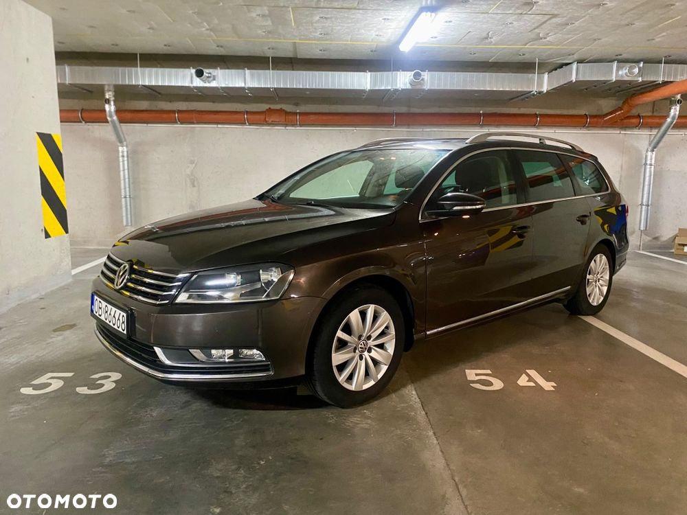 Volkswagen Passat - 1