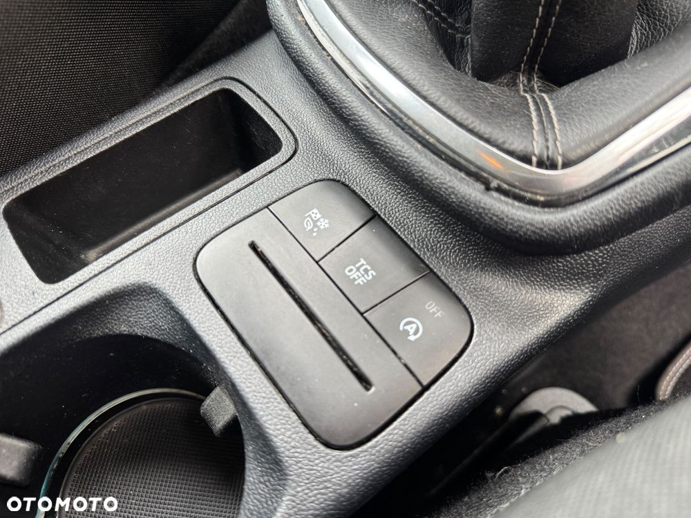 Ford Fiesta 1.0 EcoBoost S&S TITANIUM - 31