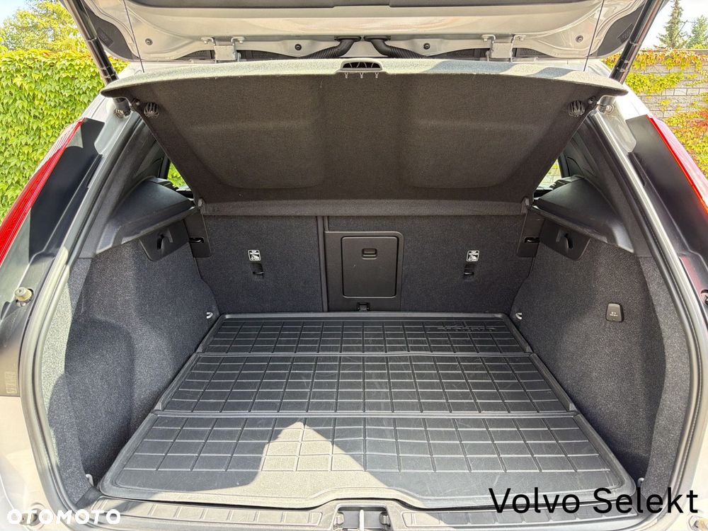 Volvo XC 40 - 18