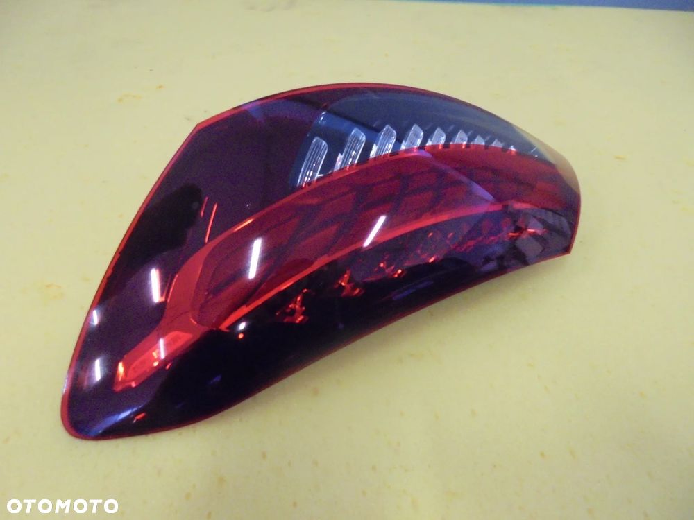 MERCEDES E KLASA W 213 LIFT LAMPA TYLNA PRAWA - 2