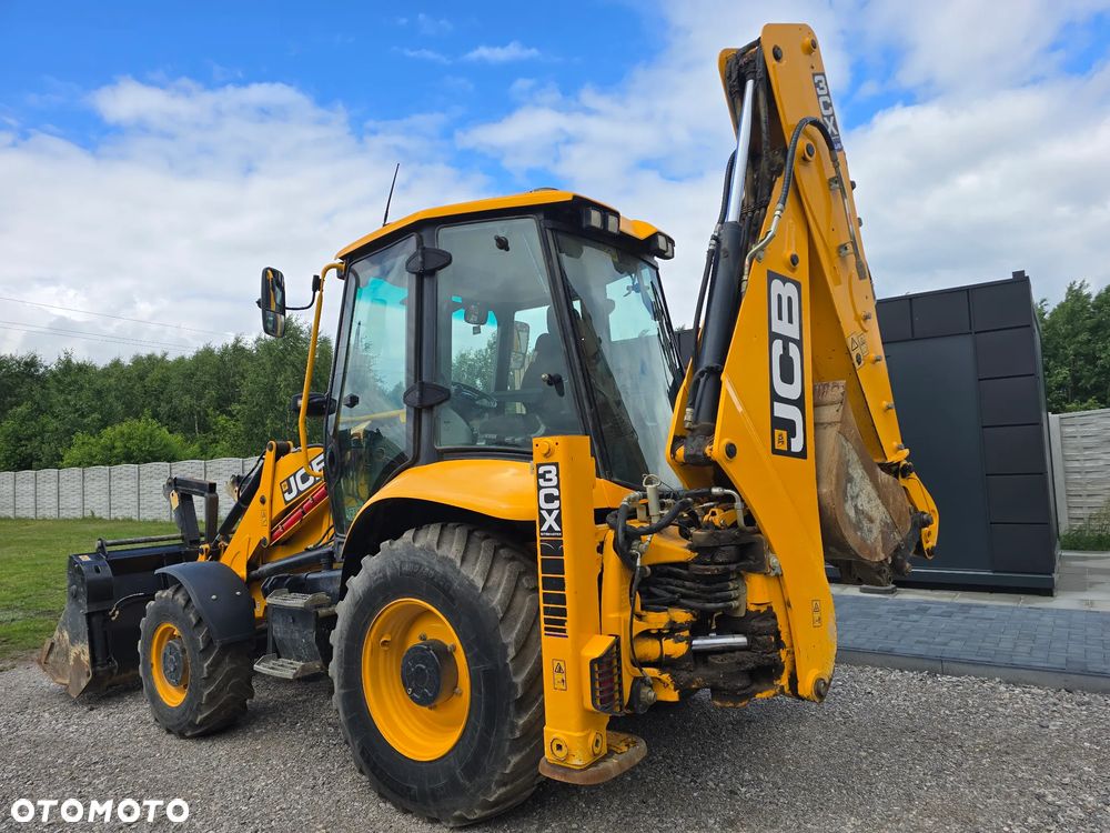 JCB - 11