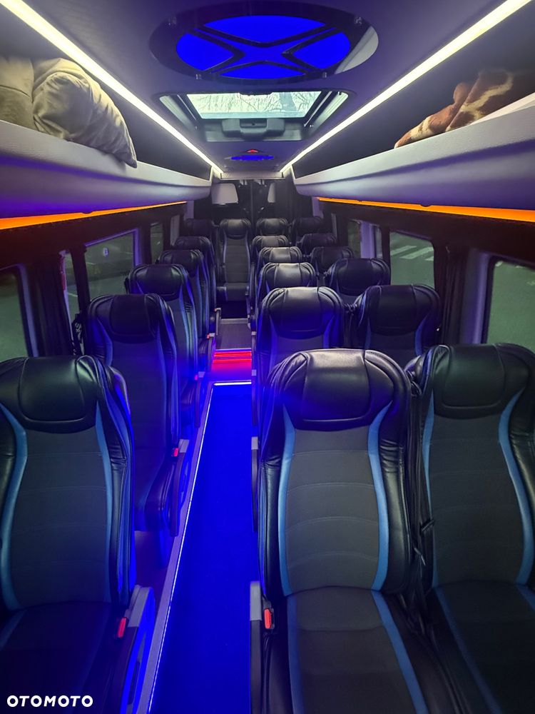Mercedes-Benz Sprinter - 18
