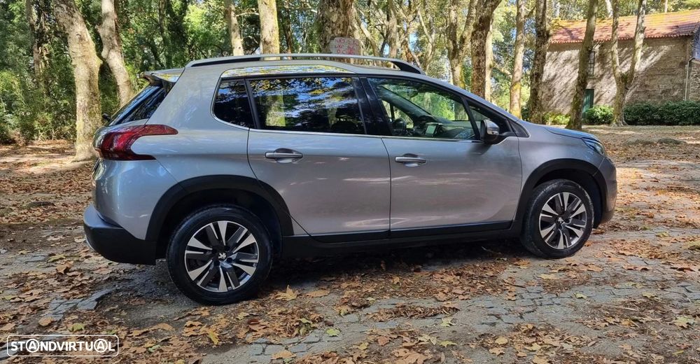 Peugeot 2008 1.2 PureTech Allure - 12