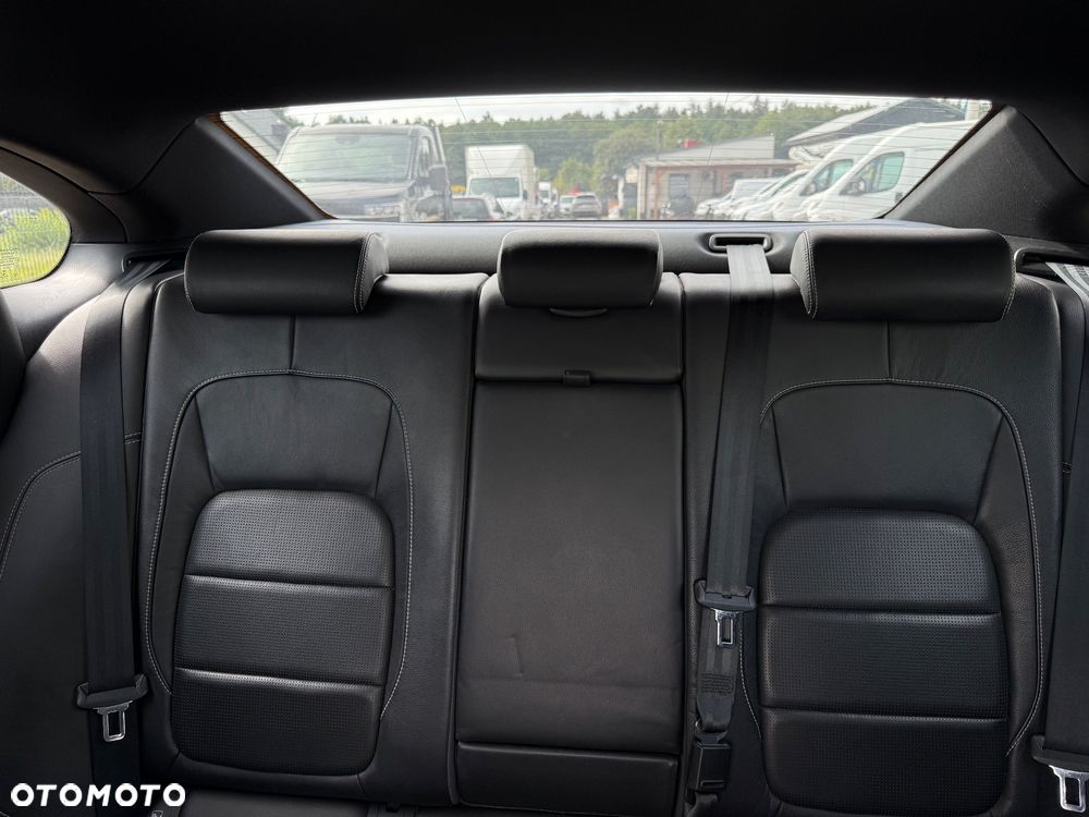 Jaguar XF 30d R-Sport - 25
