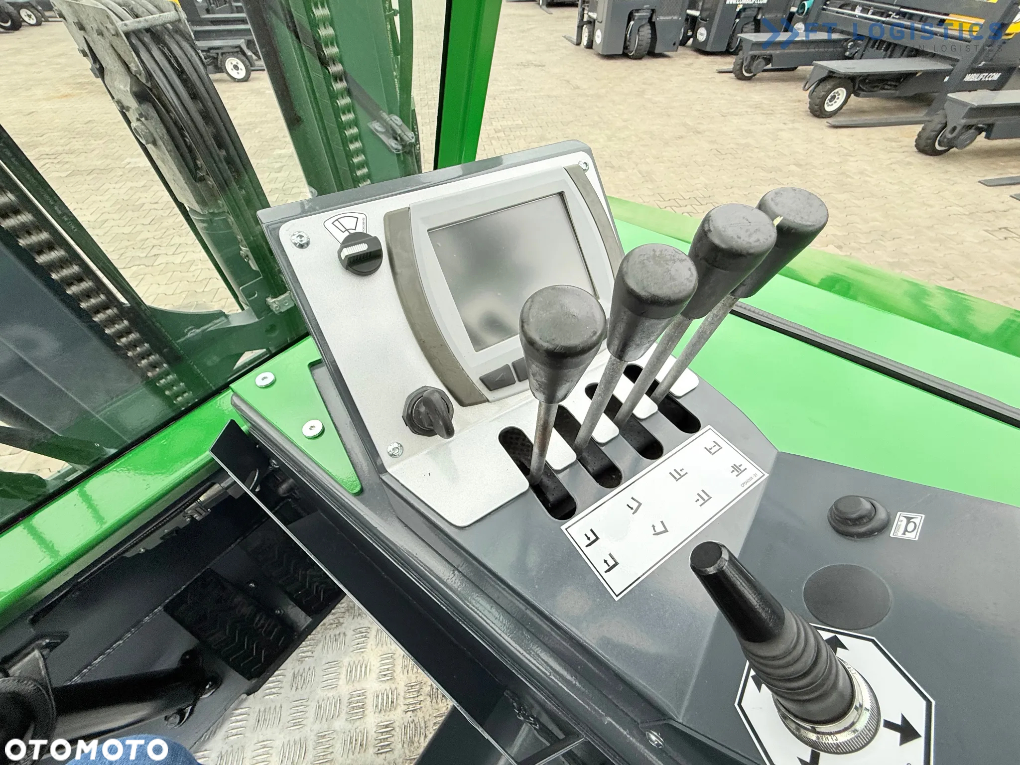 Combilift CBE4000 / TRIPLEX 5200MM / ELEKTRYCZNY / WOLNY SKOK / POZYCJONER / PRZESUW WIDEŁ / JAK NOWY - 17