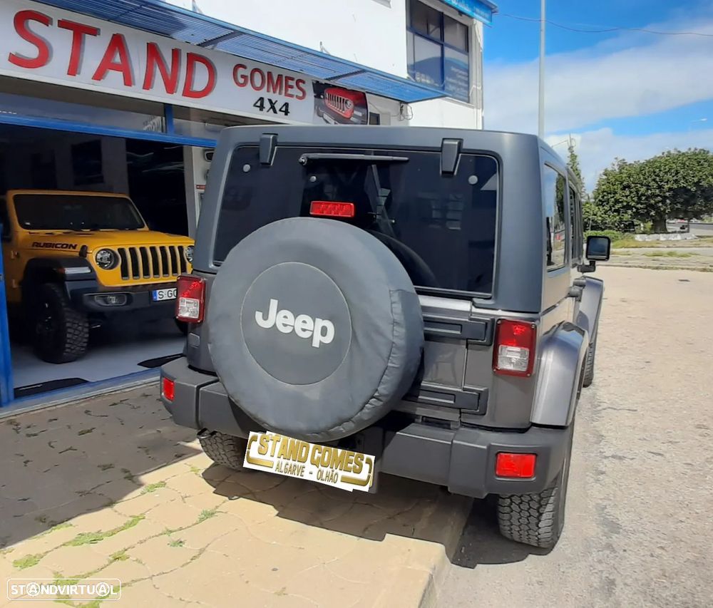 Jeep Wrangler - 8