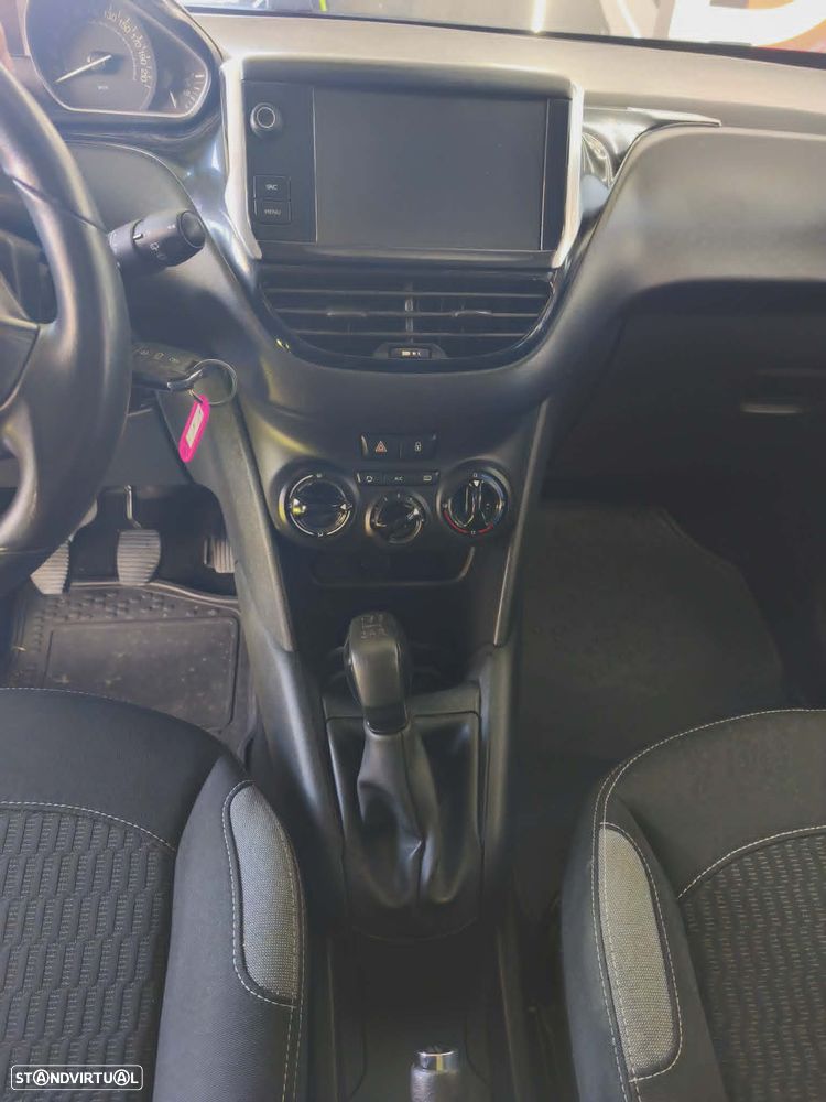 Peugeot 208 1.6 BlueHDi Style - 27