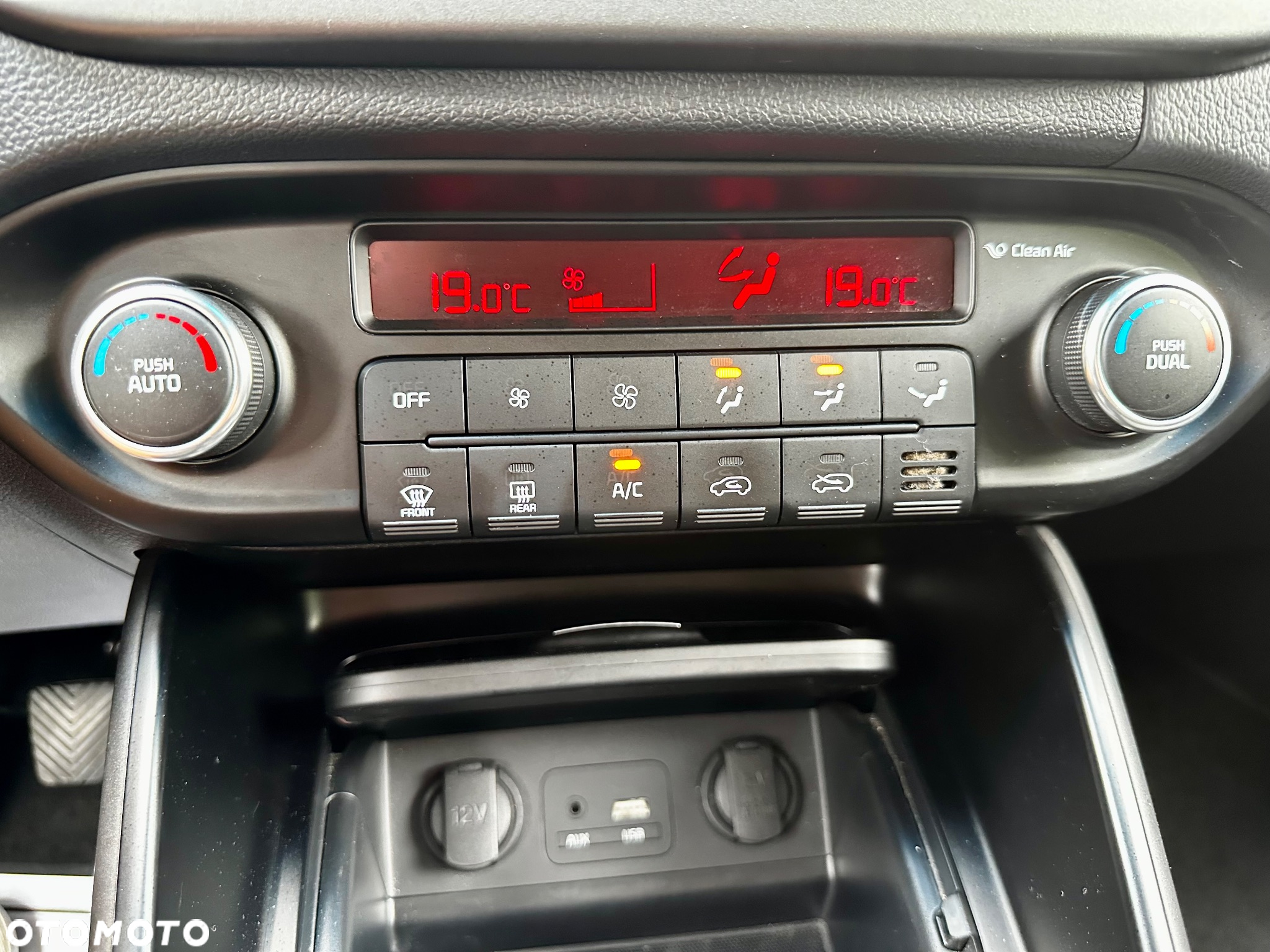 Kia Carens 1.7 CRDi 141 ISG UEFA EURO 2016 - 31