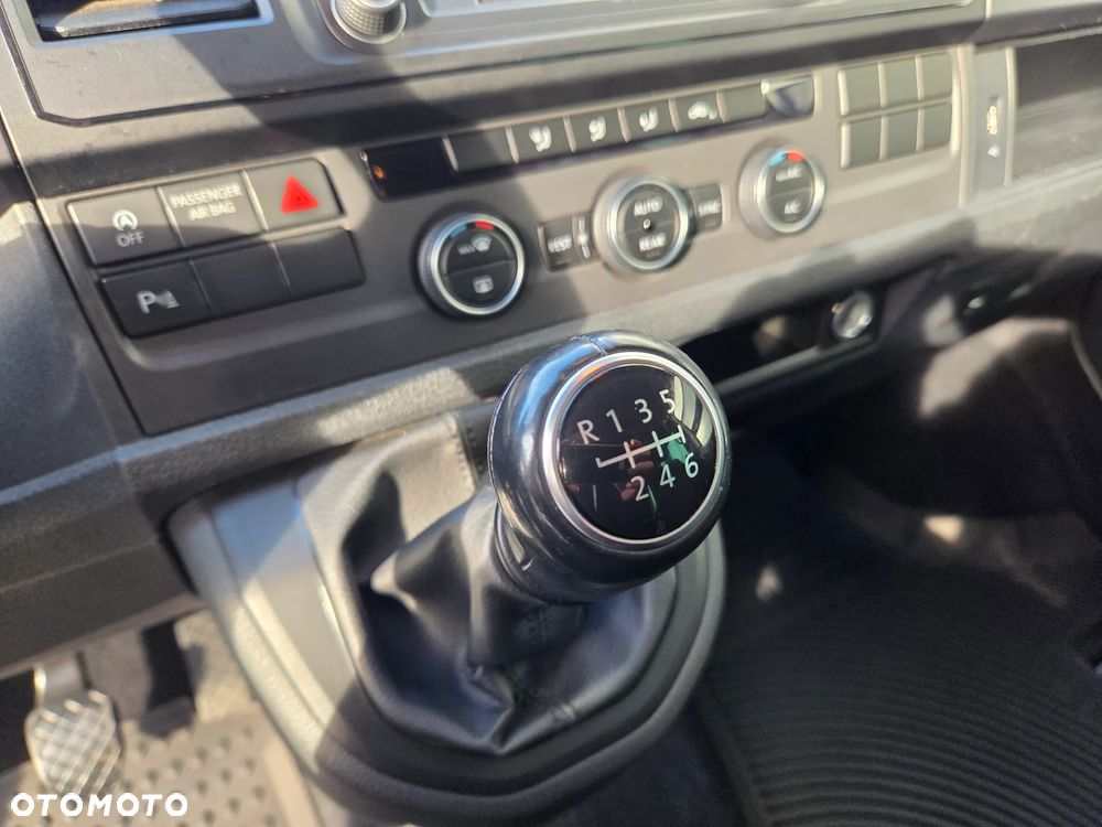 Volkswagen Caravelle 2.0 TDI L2 Comfortline - 14