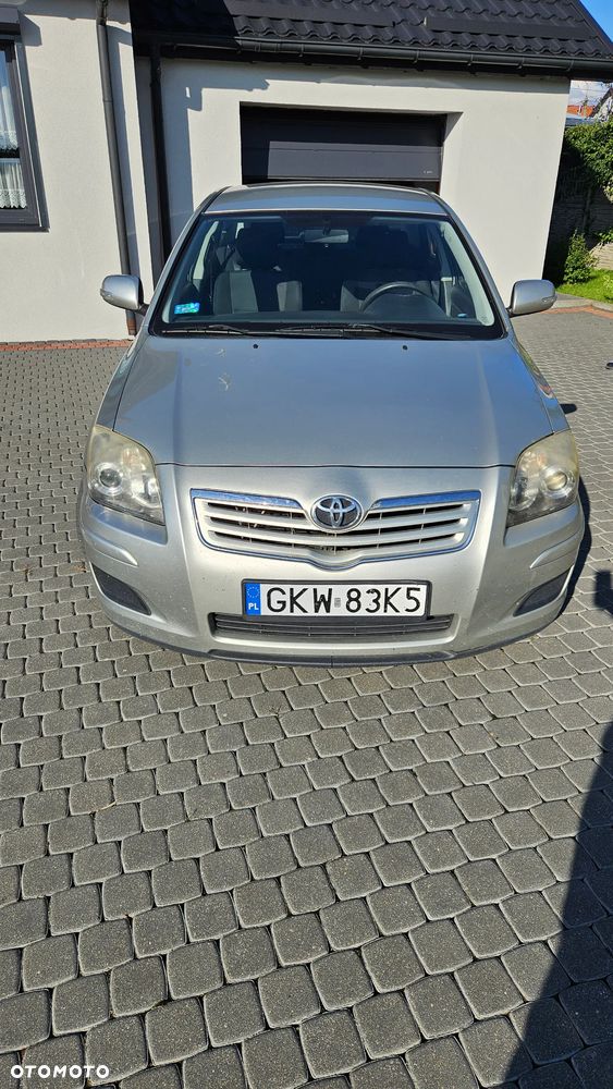 Toyota Avensis 1.8 VVT-i Terra - 3