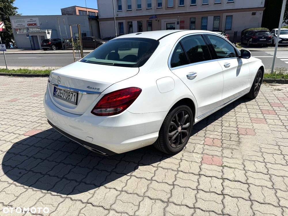 Mercedes-Benz Klasa C 300 9G-TRONIC - 9