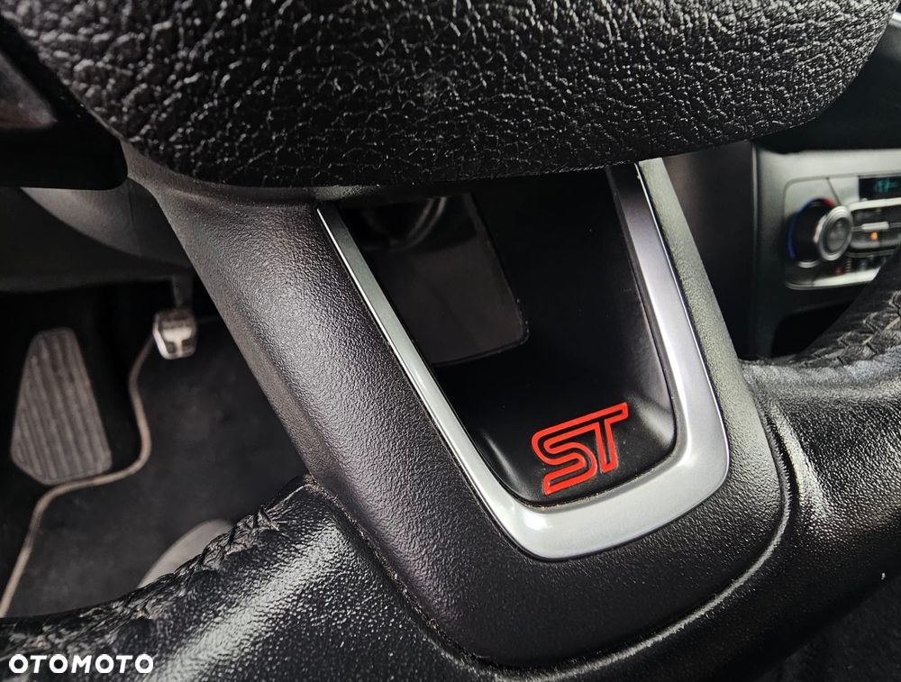 Ford Focus Turnier 2.0 EcoBoost ST mit Leder-Sport-Paket - 27