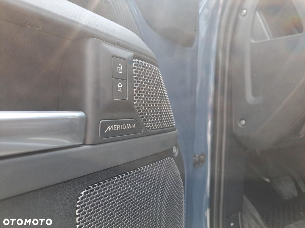 Land Rover Defender 2.0 P300 X-Dynamic HSE - 25