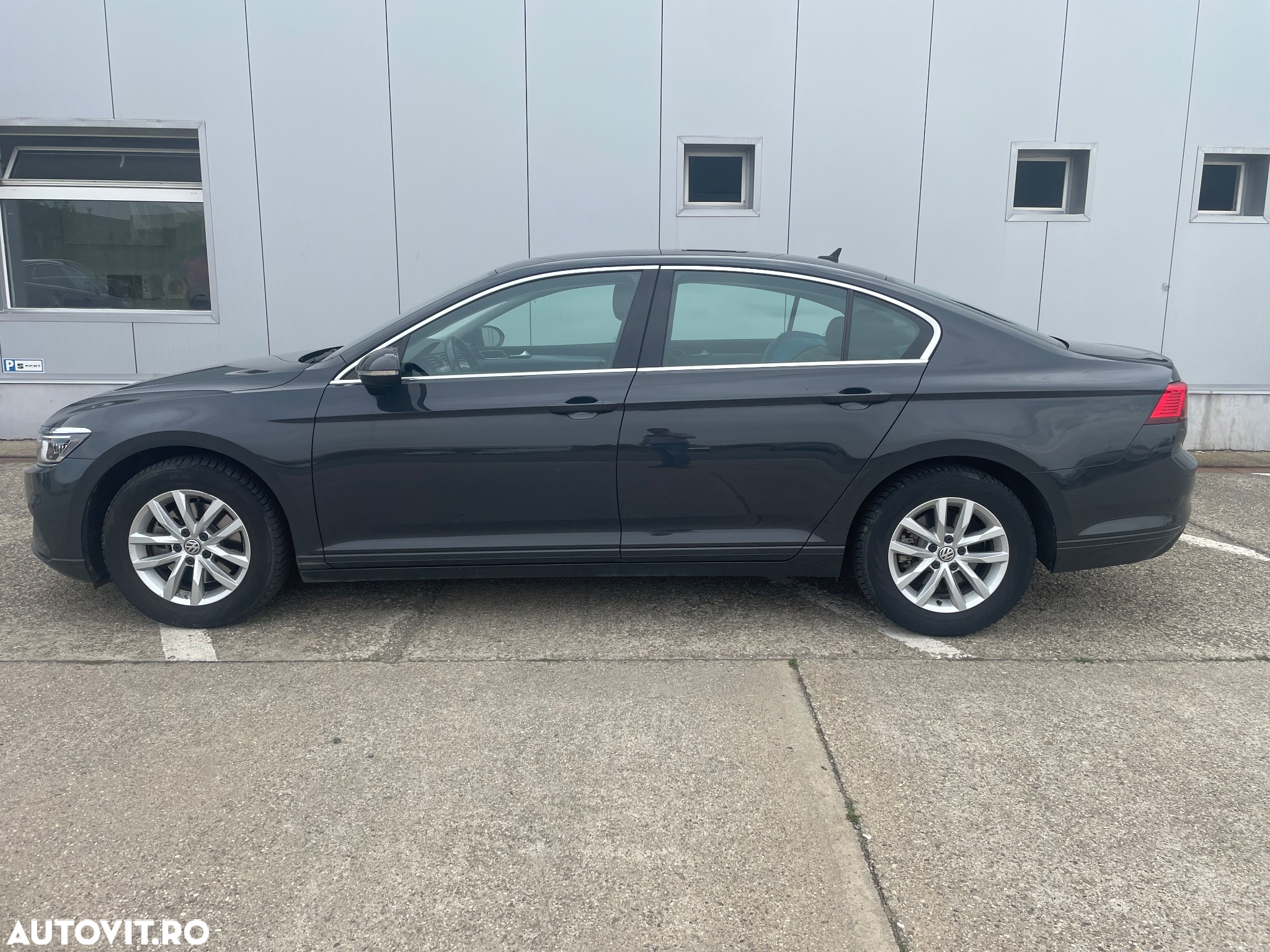 Volkswagen Passat 1.5 TSI ACT DSG Comfortline - 3