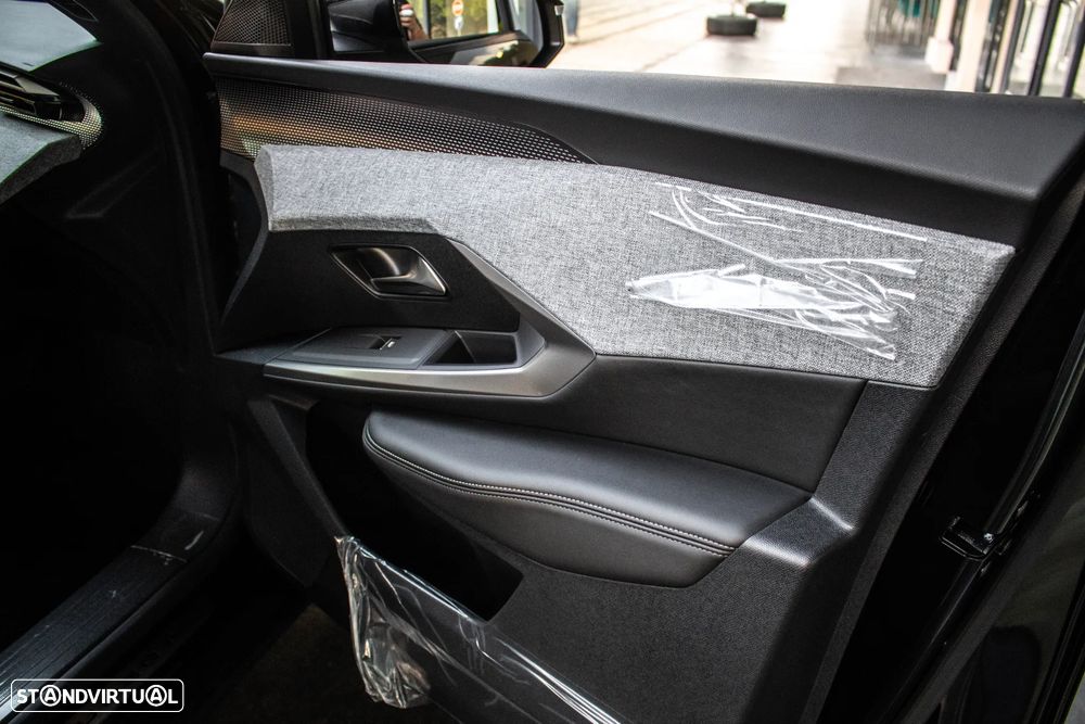 Peugeot E-3008 GT - 26