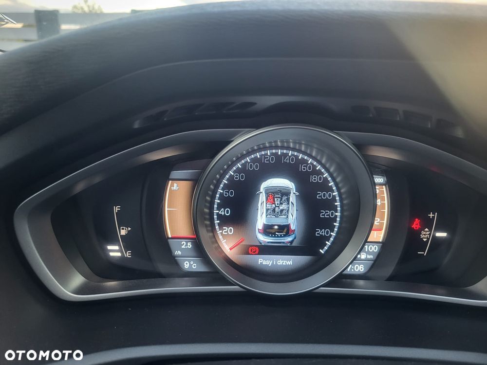 Volvo V40 - 10