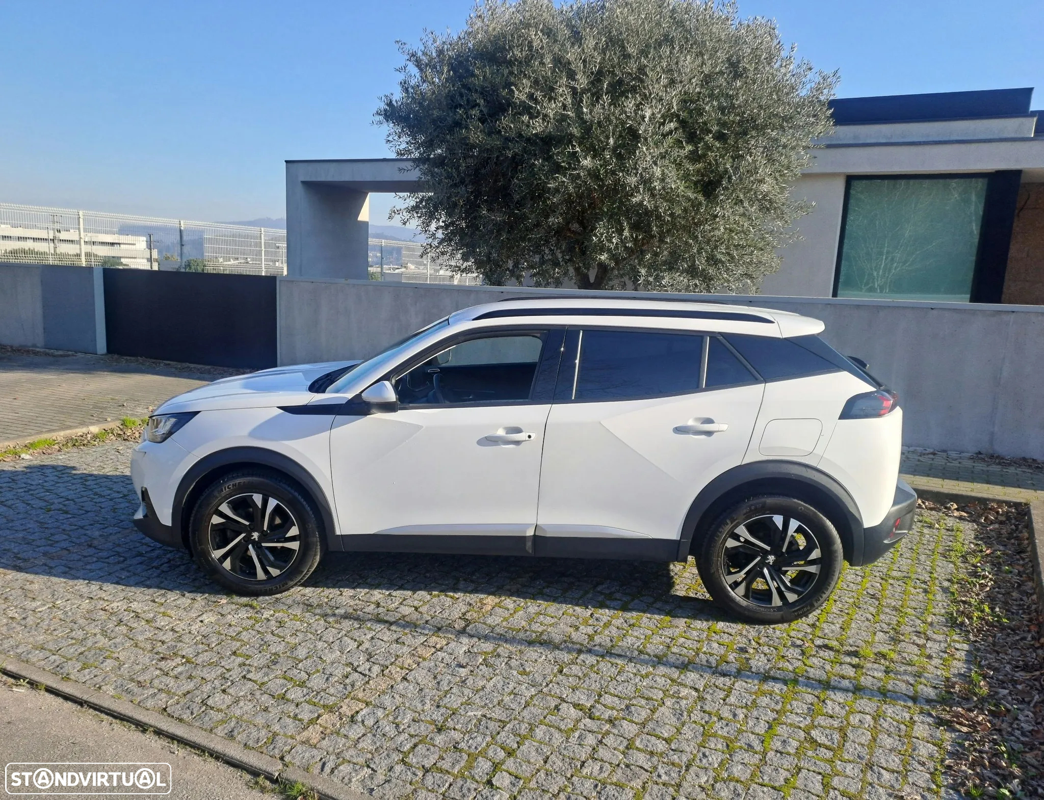 Peugeot 2008 1.5 BlueHDi Allure Pack - 3