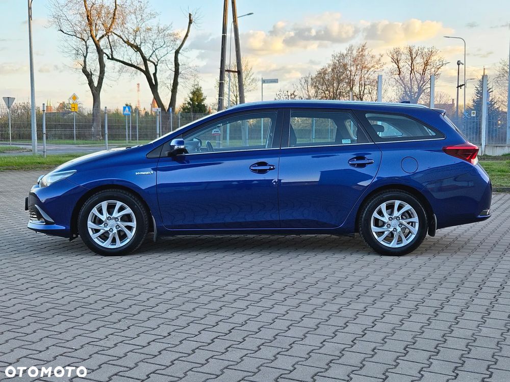 Toyota Auris Hybrid 135 Premium - 2