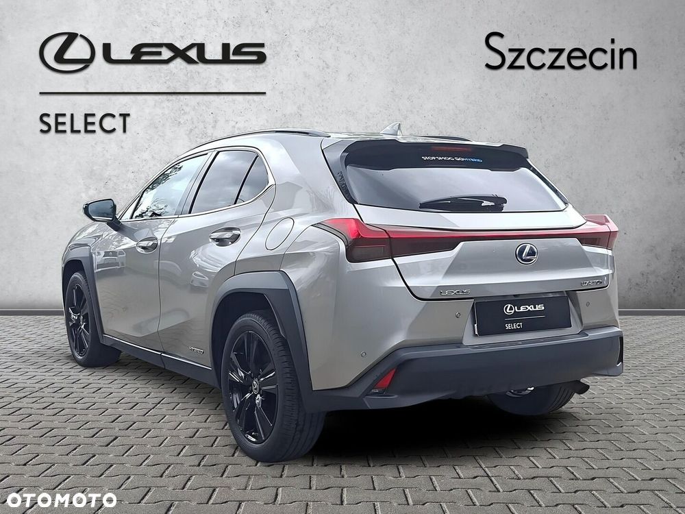 Lexus UX - 3