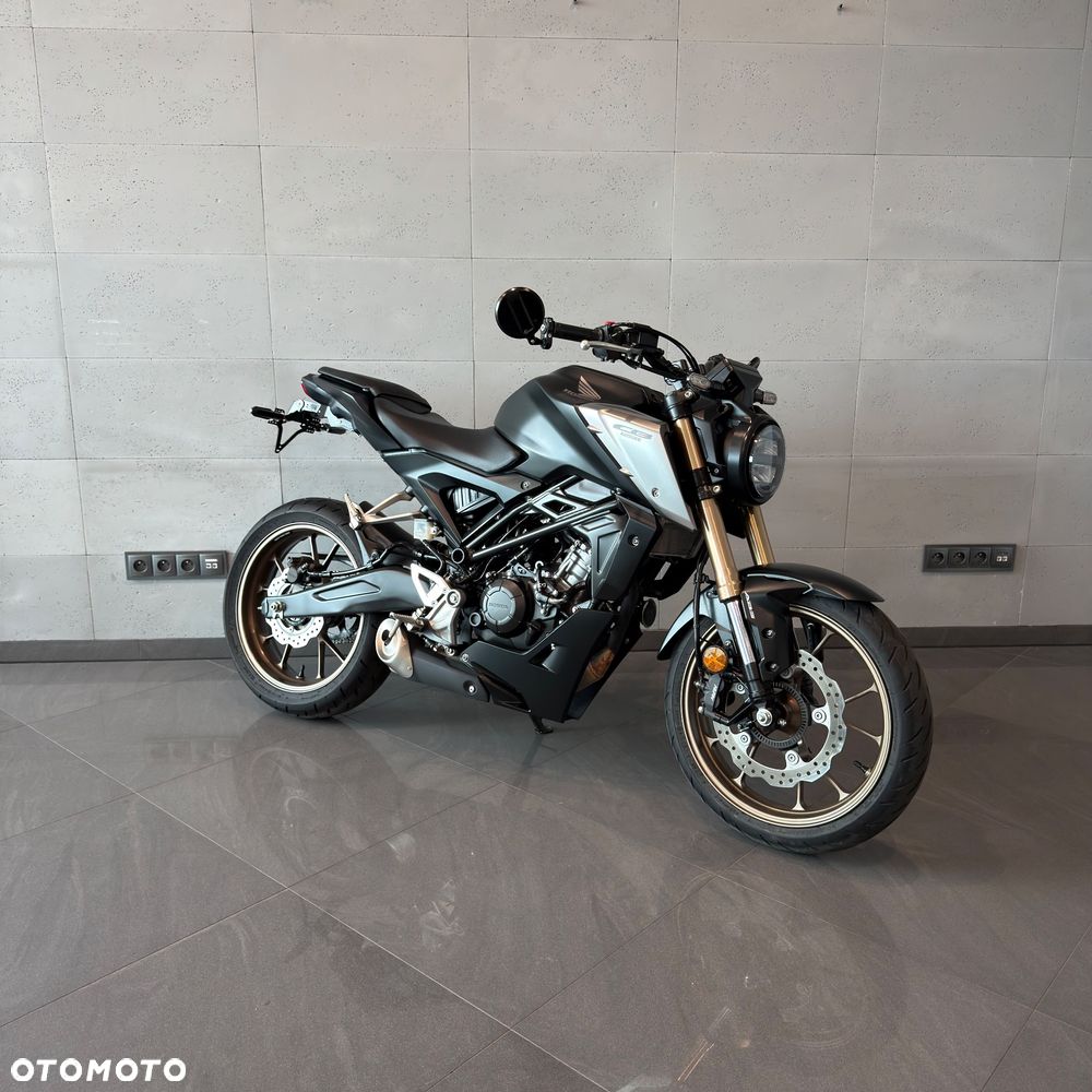 Honda CB - 1