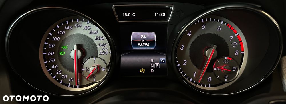 Mercedes-Benz GLA - 11