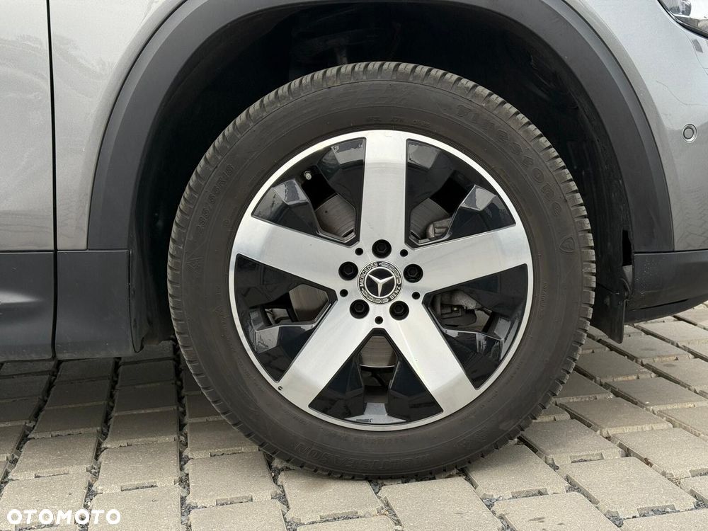 Mercedes-Benz GLB - 25