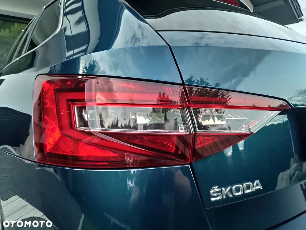 Skoda Superb 2.0 TDI Premium Edition - 24