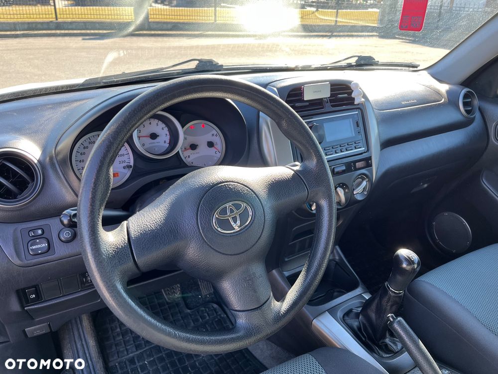 Toyota RAV4 - 9