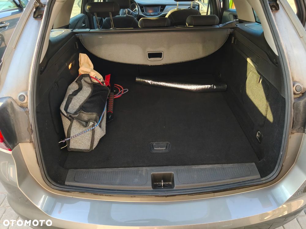Opel Astra 1.4 T Enjoy - 11