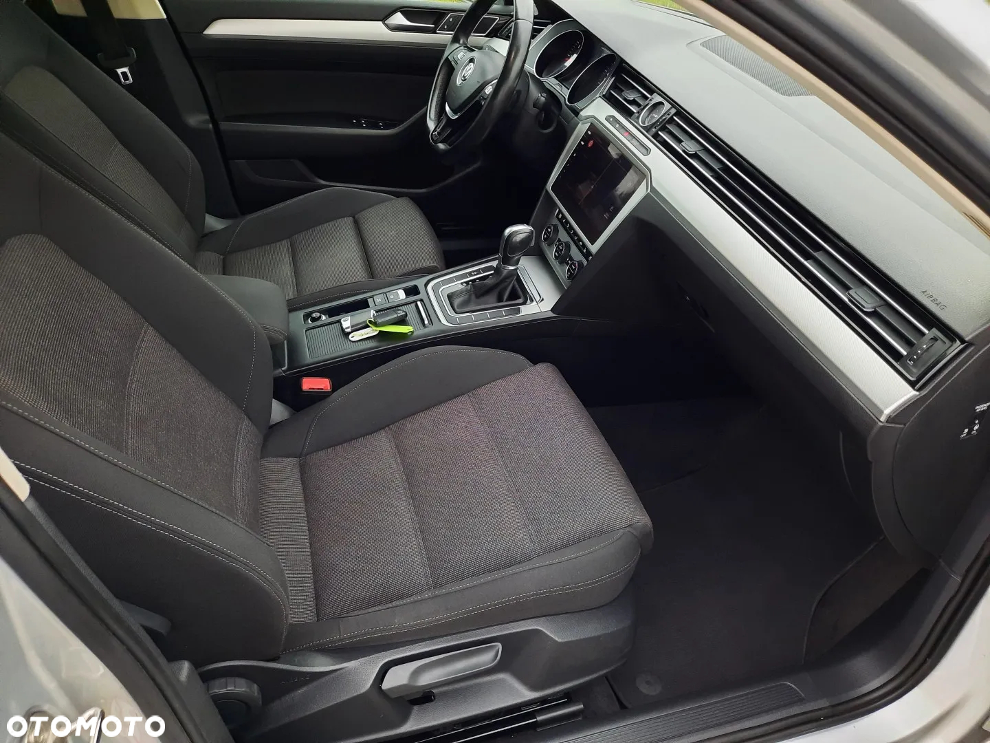 Volkswagen Passat Variant 2.0 TDI DSG (BlueMotion Technology) Comfortline - 26