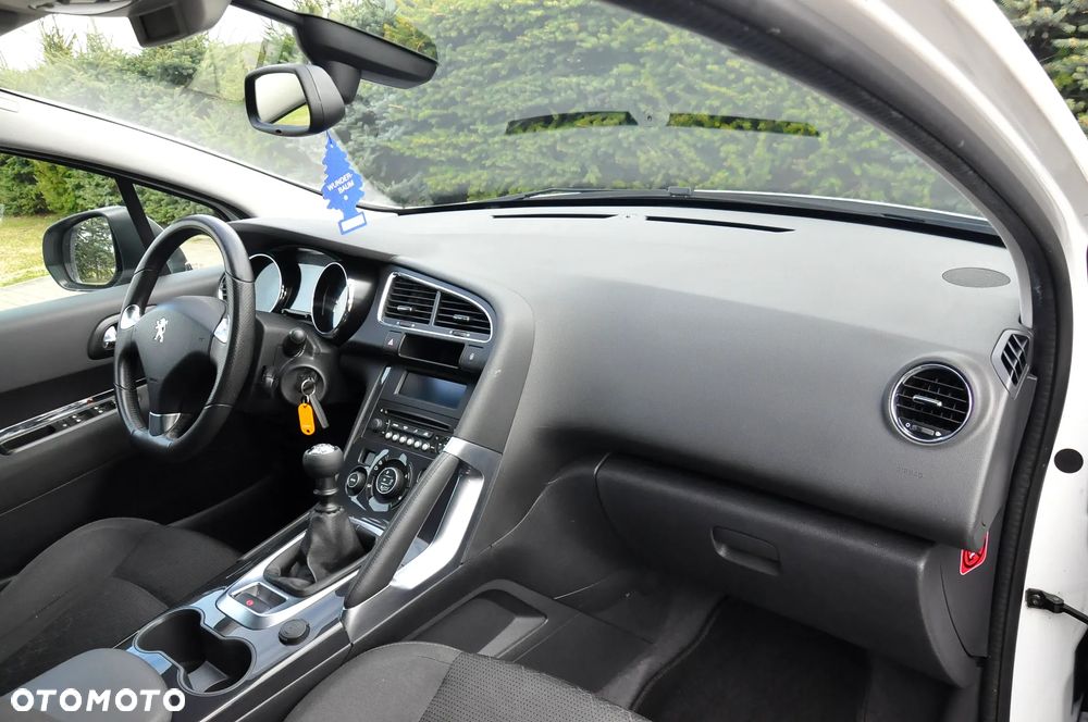 Peugeot 3008 1.6 BlueHDi Style S&S - 30