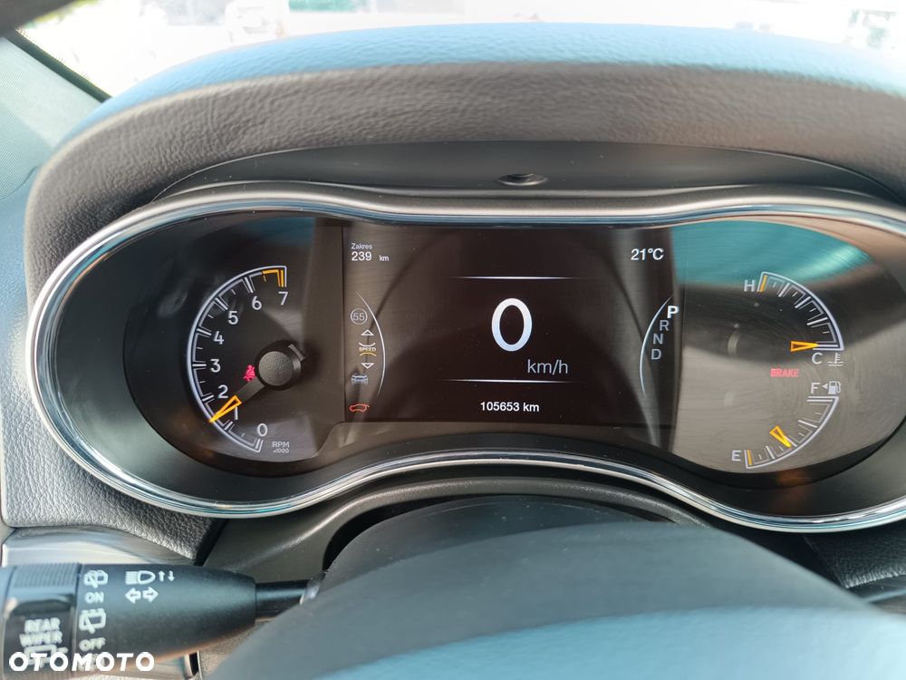 Jeep Grand Cherokee - 24