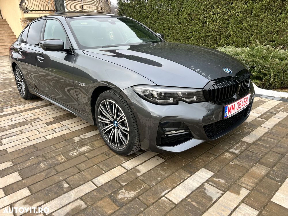 BMW Seria 3 330e xDrive Aut. M Sport - 2