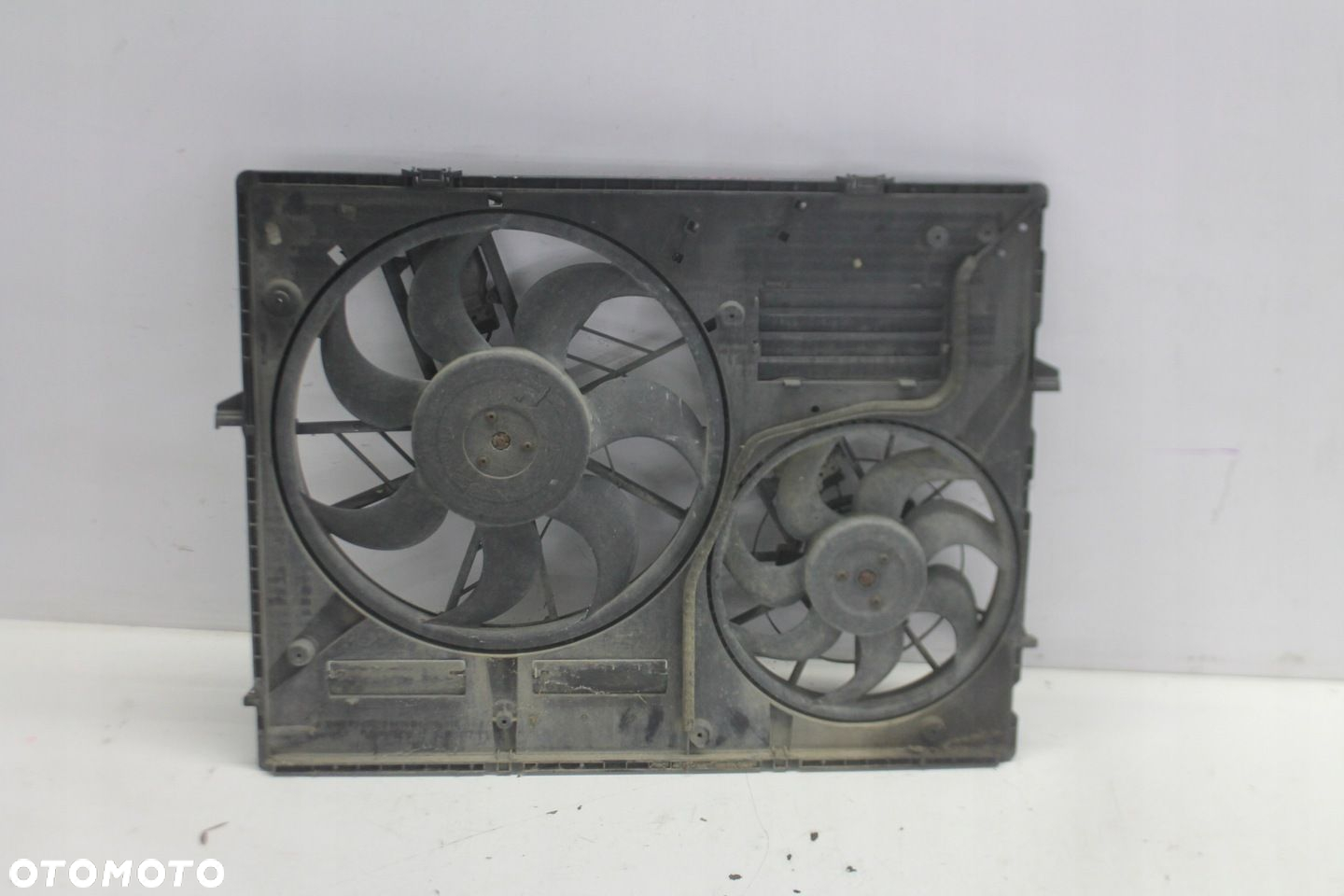 WENTYLATOR CHŁODNICY WIATRAK 7L0121203F VW TOUAREG 7L AUDI Q7 4L - 2