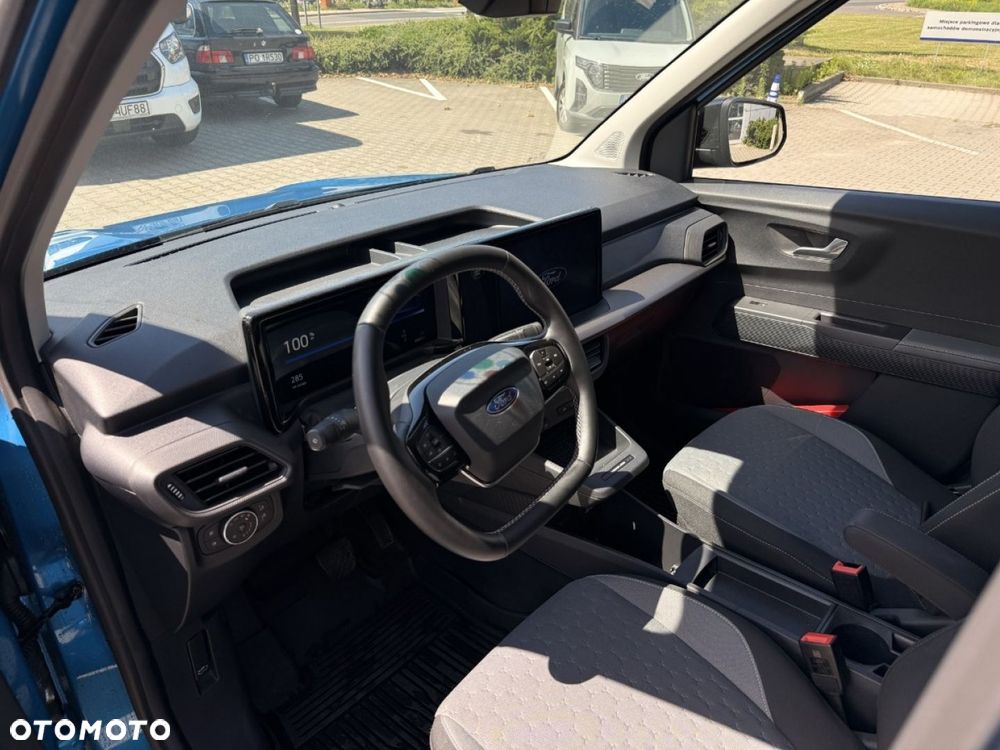 Ford Transit Courier - 16