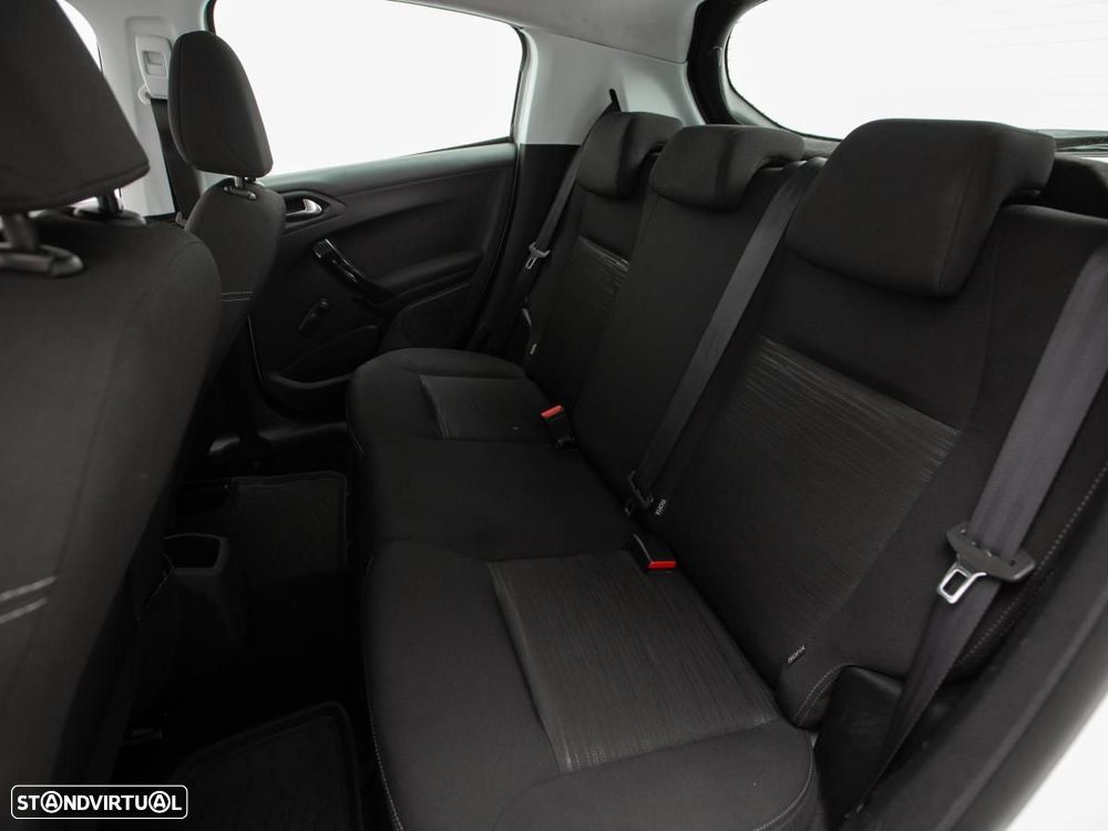 Peugeot 208 1.4 HDi Access - 9