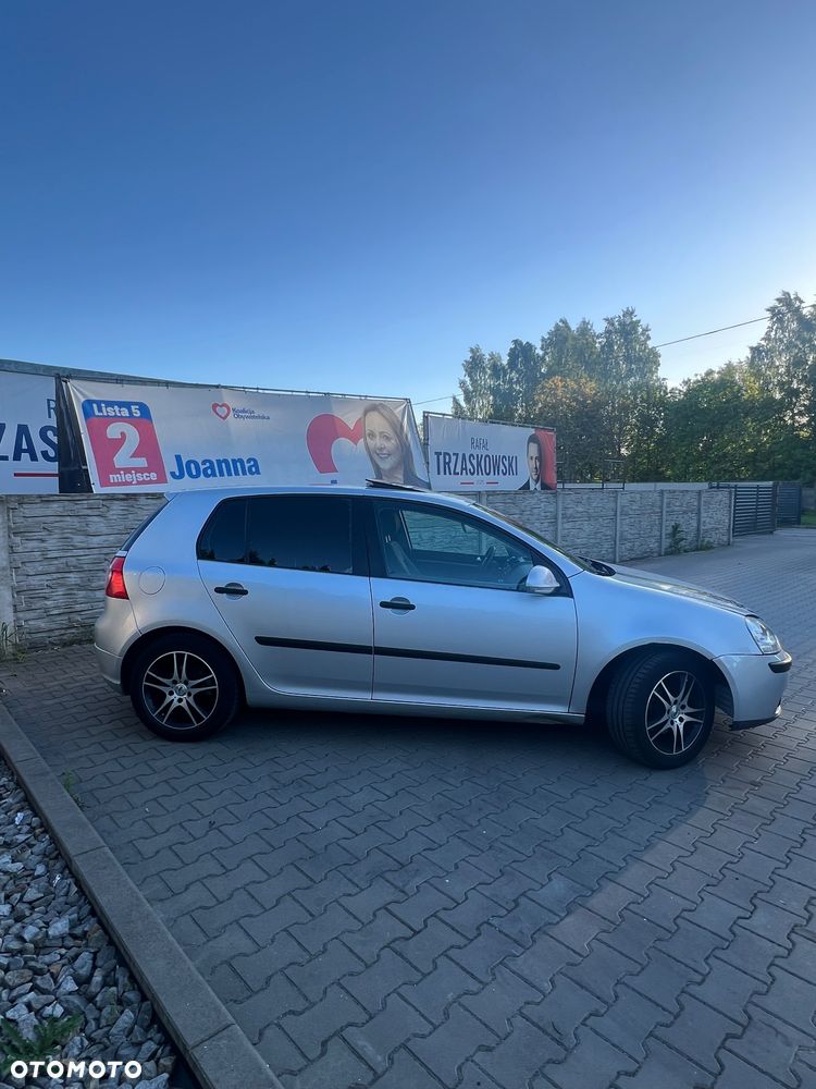Volkswagen Golf 1.6 FSI Comfortline - 6
