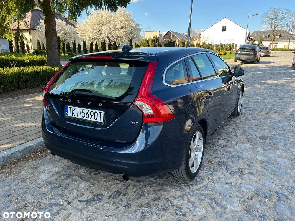 Volvo V60 T4 Summum - 15