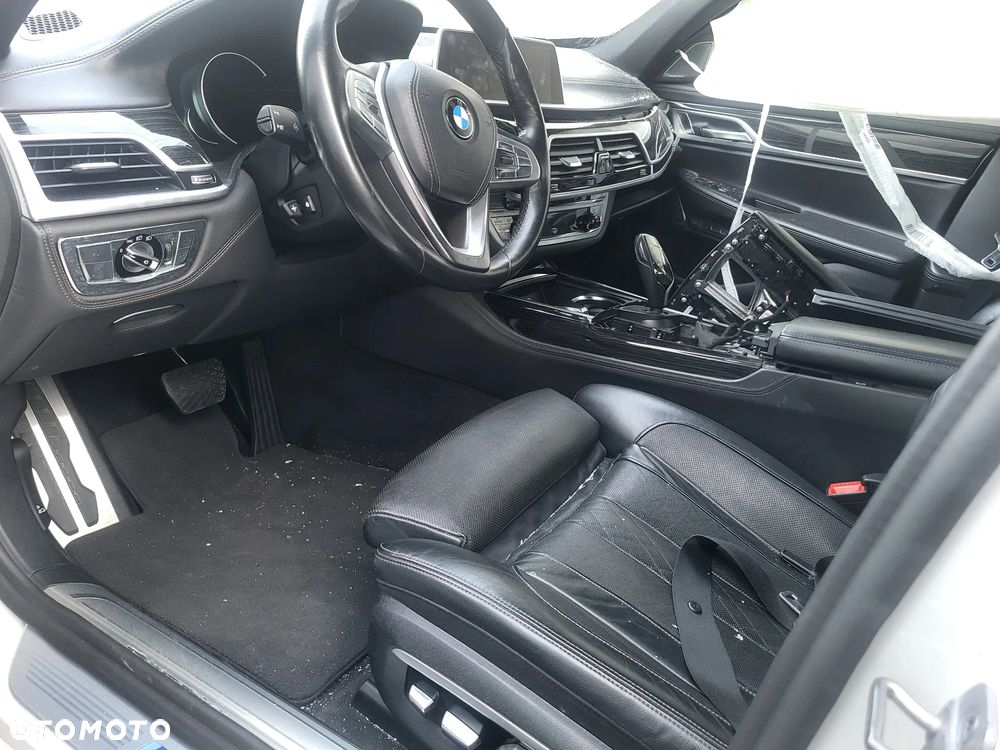 BMW Seria 7 750Li xDrive - 8