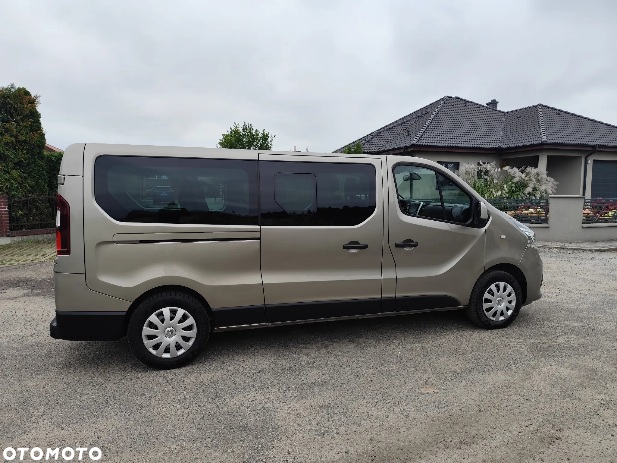 Renault Trafic Grand SpaceClass 2.0 dCi - 6