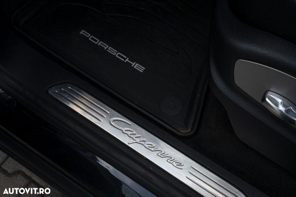 Porsche Cayenne - 34