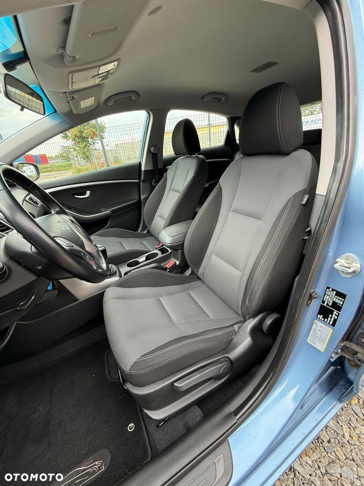 Hyundai i30 blue 1.6 GDI Passion - 9