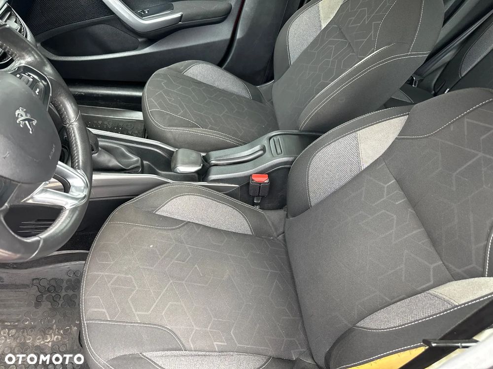 Peugeot 2008 1.2 Pure Tech Active - 28