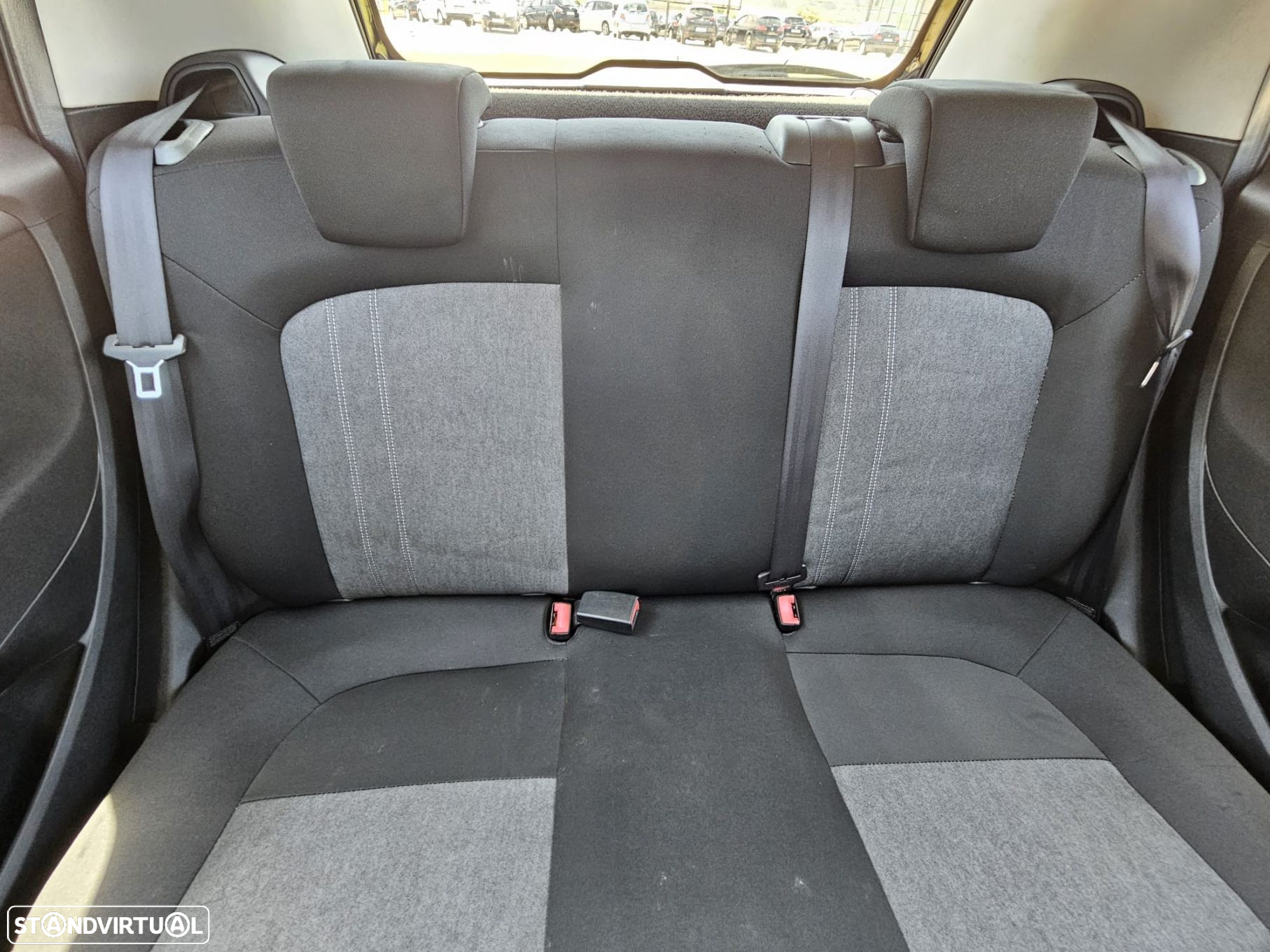 Fiat Punto 1.3 M-Jet Lounge S&S - 22