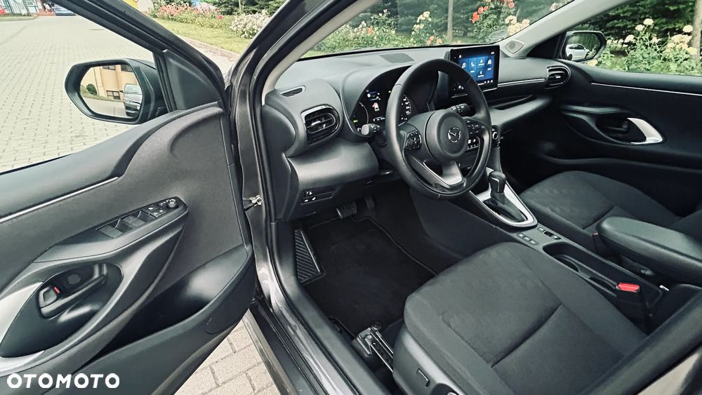 Mazda 2 Hybrid - 10