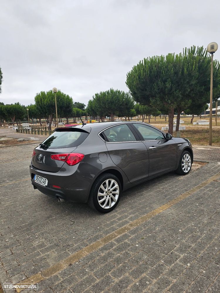 Alfa Romeo Giulietta 2.0 JTDM Exclusive TCT - 7